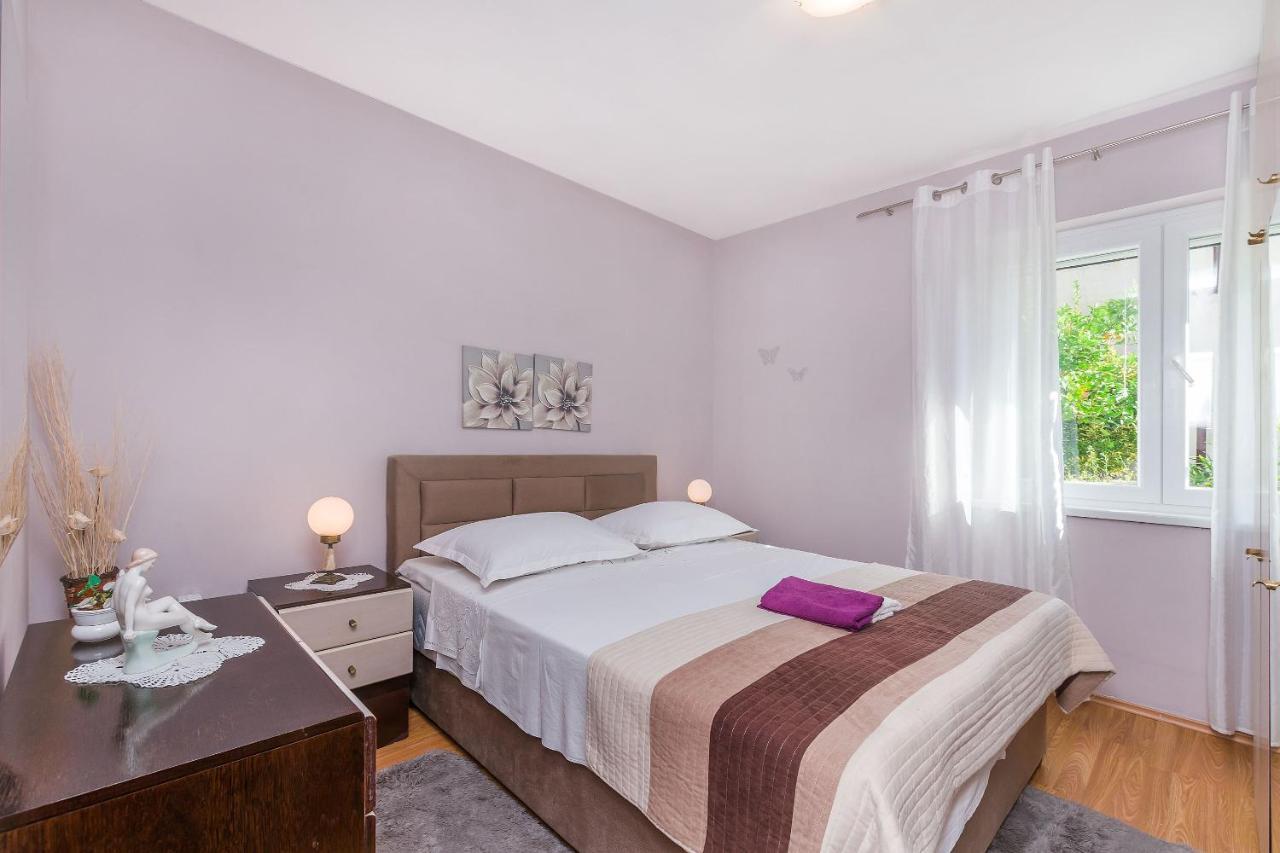 Apartment And Rooms Tatjana Омиш Экстерьер фото