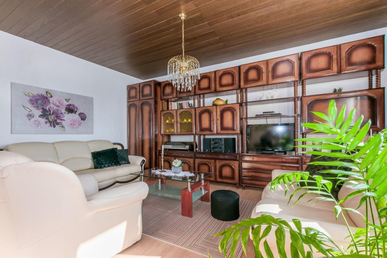 Apartment And Rooms Tatjana Омиш Экстерьер фото